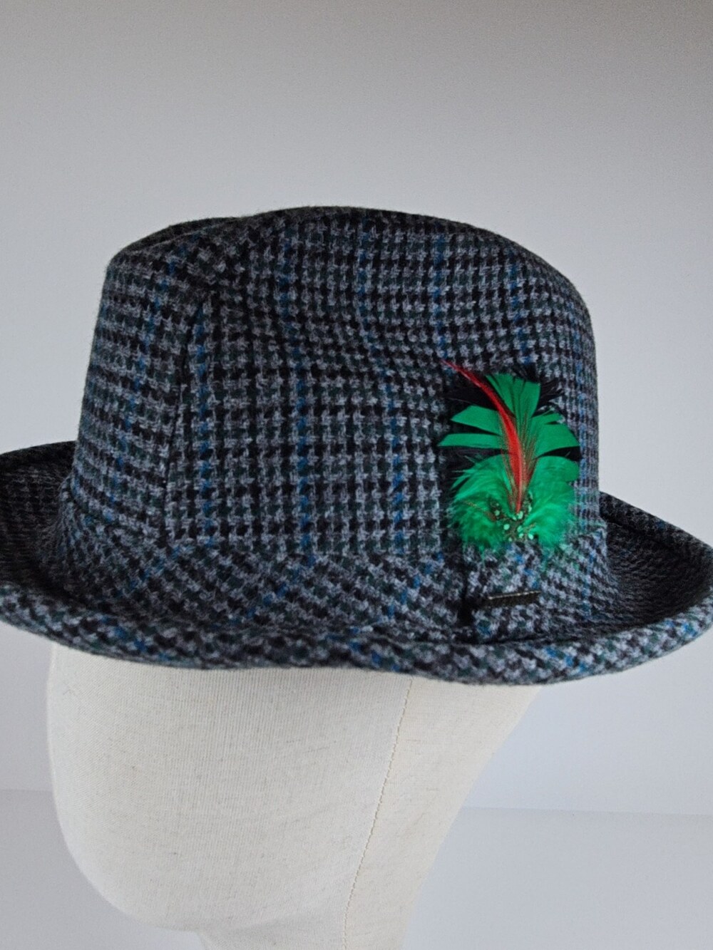Stetson Fedora Hat Houndstooth Wool Gray Blue Feather Size 7 1/8